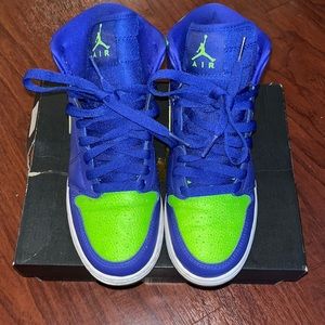 Air Jordan 1 Retro High BG. Size 5y